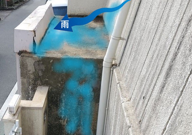 シャッターボックス　雨が降ると水浸しになる